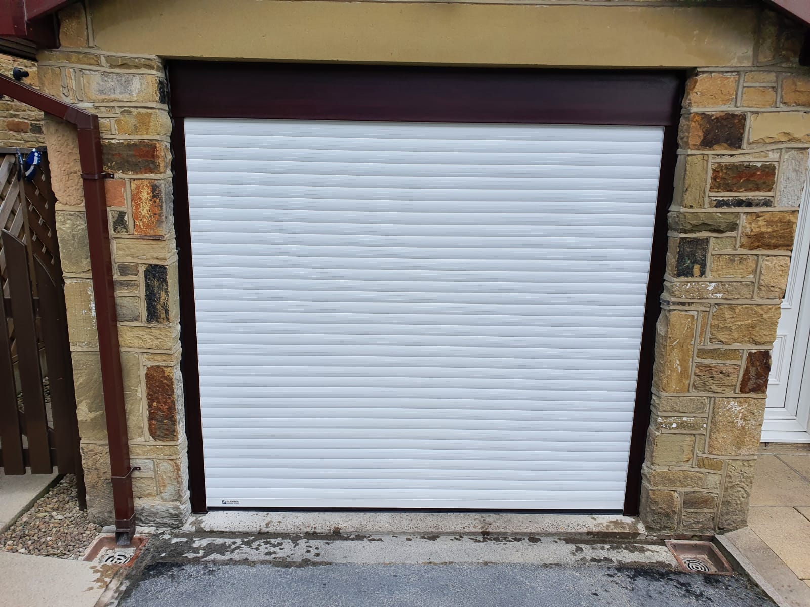 BUDGET ROLLER TYPE DOOR - <b>FREE FITTING</b>